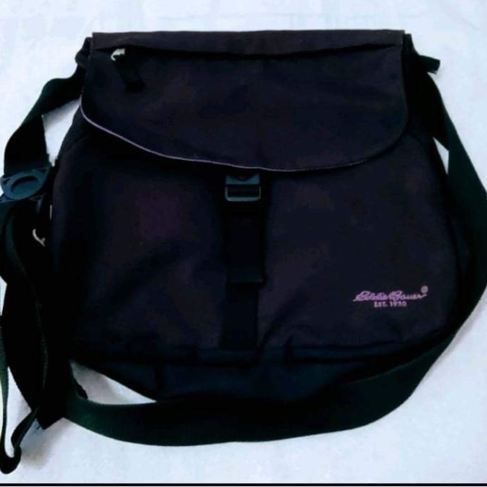 High quality Eddie bauer purse.Gently used in good condition.
